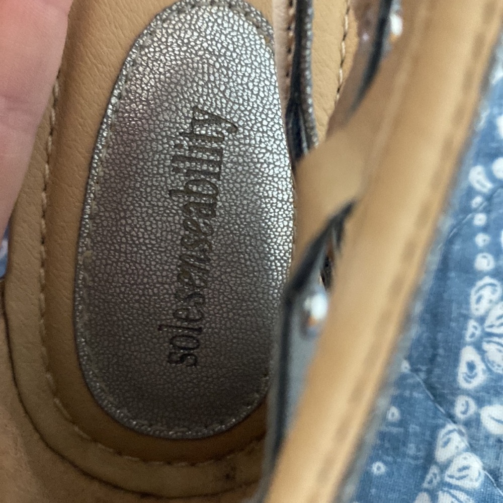 Sandals - Picture 3 of 3